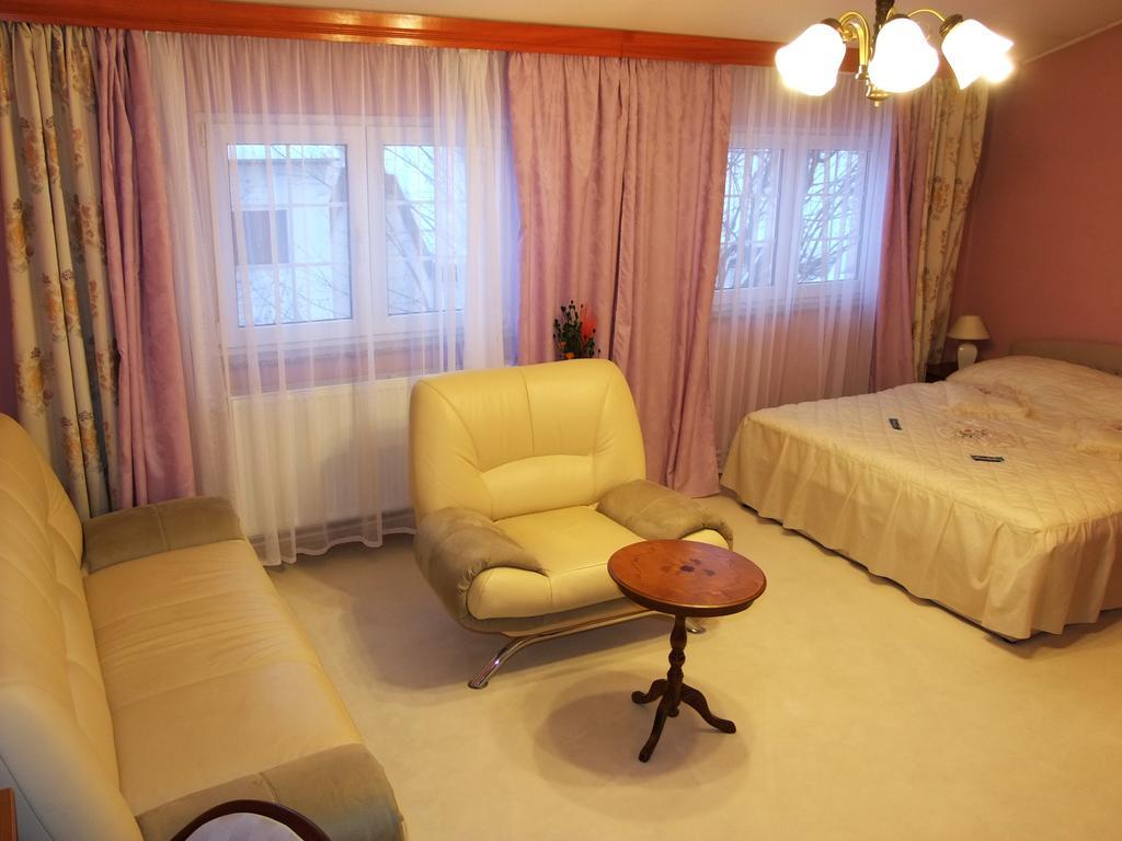 Bed & Breakfast Vila Stanisic โปเชกา ห้อง รูปภาพ